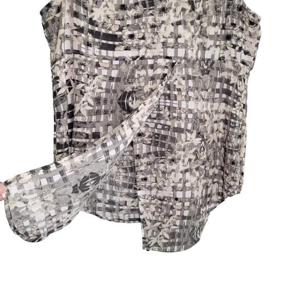 Apt. 9 Sleeveless Button-Up Collared Blouse w/ Back Slit Women's Size M Gray Tan - Picture 4 of 7